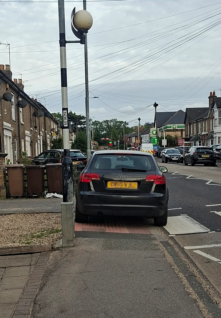 Full pavement + pedestrian Crossing + blocked entrance. Photo by Anon, Chelmsford